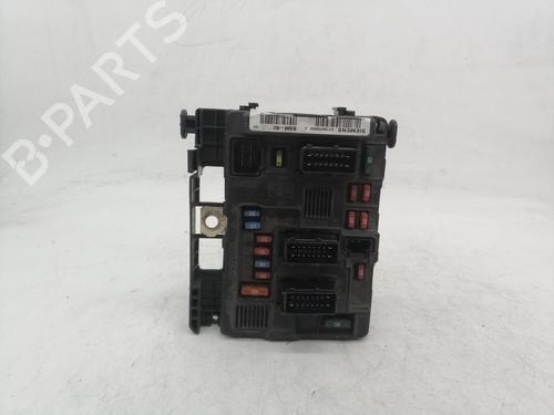 Used Fuse box Fuse box 37801771 37801771