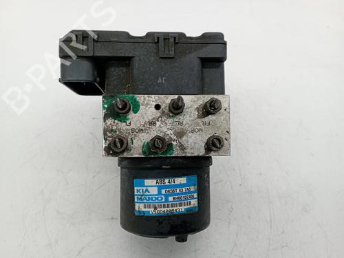 Used ABS pump KIA CARNIVAL I (UP) [1998-2001]  13466879