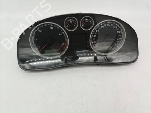 Used Instrument cluster VW PASSAT B5.5 Variant (3B6) [2000-2005]  9522203