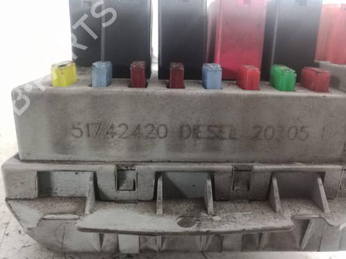 Fuse box ALFA ROMEO GT (937_) 1.9 JTD (937CXN1B) | BP13407158E1 