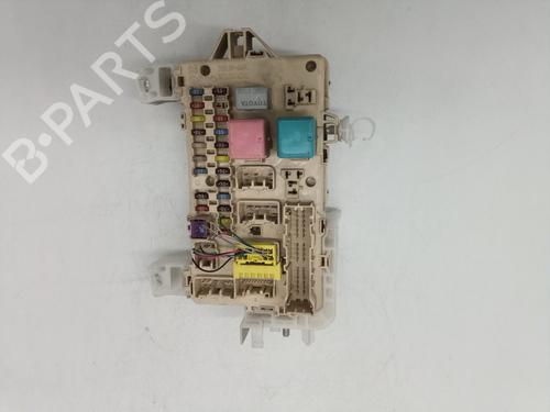 Used Fuse box TOYOTA COROLLA Verso (ZER_, ZZE12_, R1_) 2.2 D-4D (AUR10_, AUR10R) (136 hp) 32397426