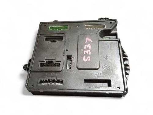 Used Fuse box RENAULT MEGANE III Hatchback (BZ0/1_, B3_) 1.6 16V (BZ1B, BZ1H) (110 hp) 32374742