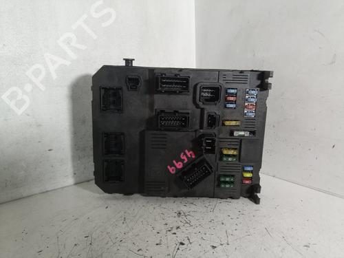 Used Fuse box PEUGEOT 407 (6D_) 2.0 (6DRFNB, 6DRFNE) (136 hp) 18862615