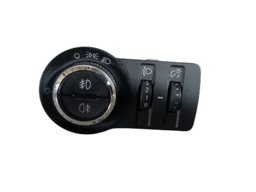 Used Headlight switch CHEVROLET CRUZE Hatchback (J305) 2.0 CDI (163 hp) 30270194
