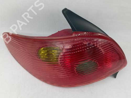 Venstre baglygte PEUGEOT 206 Hatchback (2A/C) 2.0 HDI 90 (90 hp) 28596041