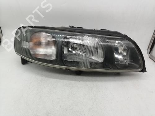 Używane Lampa przednia prawa VOLVO S60 I (384) 2.4 (140 hp) 32348727