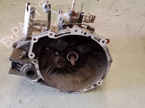 Used Gearbox KIA CARNIVAL II (GQ) [1999-2007]  29482209
