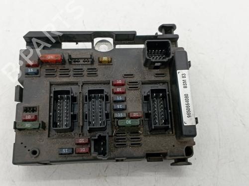 Caixa de fusíveis PEUGEOT 407 (6D_) [2004-2011]  15272460