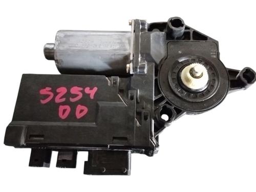 Right front window motor PEUGEOT 307 Break (3E) 2.0 9637130480 | 990187200 | 0130821766 |