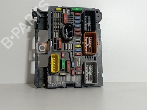 Used Fuse box Fuse box PEUGEOT 3008 II SUV (MC_, MR_, MJ_, M4_) [2016-2026] 32724580 32724580