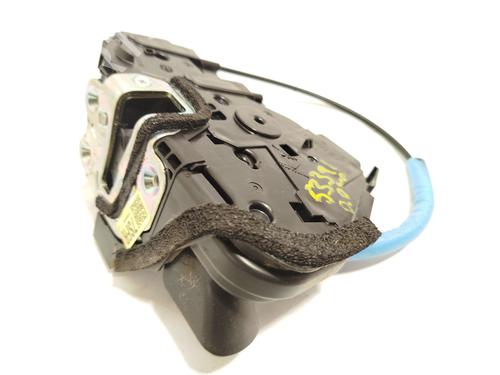 front-right-lock-kia-stonic-yb-2017-27375310 main image