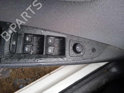 Front right window mechanism SEAT LEON ST (5F8) 1.4 TGI | BP11962229C23 
