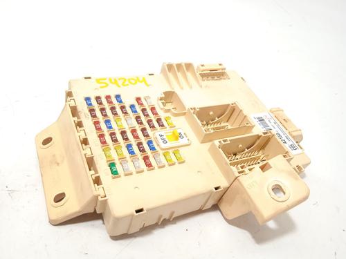 Used Fuse box Fuse box 19421661 19421661