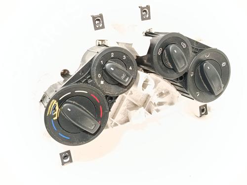 Used Climate control Climate control FORD KA (RU8) 1.3 TDCi (75 hp) 34472267 34472267