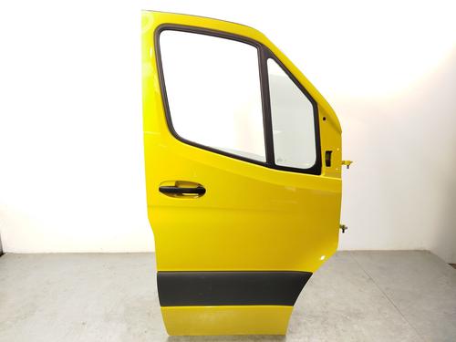 Used Right front door MERCEDES-BENZ SPRINTER 4-t Van (B907, B910) 419 CDI RWD (907.643, 907.645, 907.647) (190 hp) 28092927