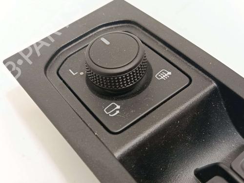 Left front window switch SKODA KAMIQ (NW4) 1.0 TSI | BP38346886I27 - Image 4