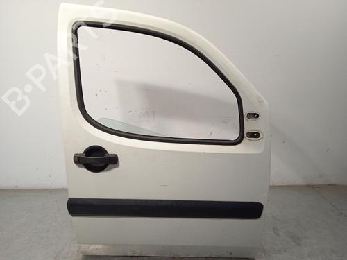 Used Right front door Right front door 22216471 22216471