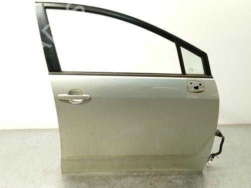 Used Right front door TOYOTA COROLLA Verso (ZER_, ZZE12_, R1_) 2.2 D-4D (AUR10_, AUR10R) (136 hp) 28694770