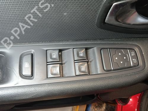 Headlight switch RENAULT CLIO IV (BH_) 0.9 TCe 90 (BHNF, BHMA, BHMH, BHJK, BHJR) | BP34235788I24  - Image 33