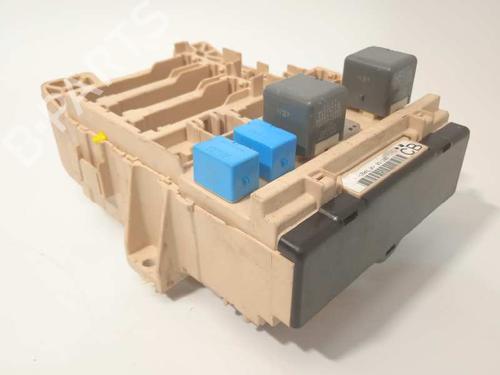 Used Fuse box Fuse box 7518956 7518956