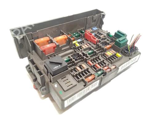 Used Fuse box Fuse box 9225001 9225001