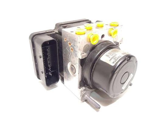 Used ABS pump TOYOTA YARIS (_P13_) 1.0 (KSP130_, KSP130) (69 hp) 14830818