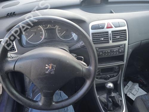 Left headlight PEUGEOT 307 (3A/C) 1.6 16V | BP20126177C28