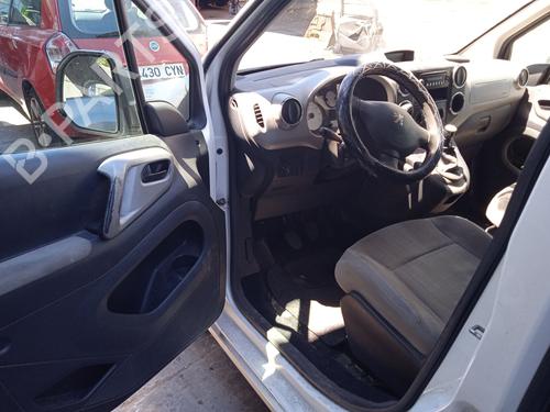 Left headlight PEUGEOT PARTNER Tepee 1.6 HDi 75 (16V) | BP26278123C28 