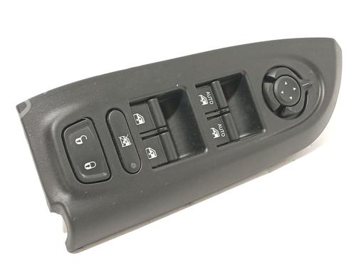 left-front-window-switch-fiat-500x-334_-2014-34234660 main image