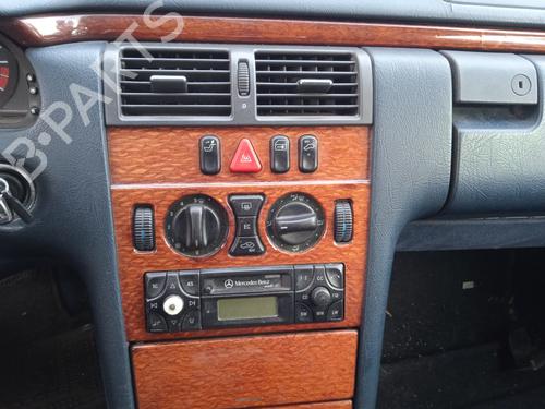 Left taillight MERCEDES-BENZ E-CLASS (W210) E 240 (210.061) | BP19775995C34