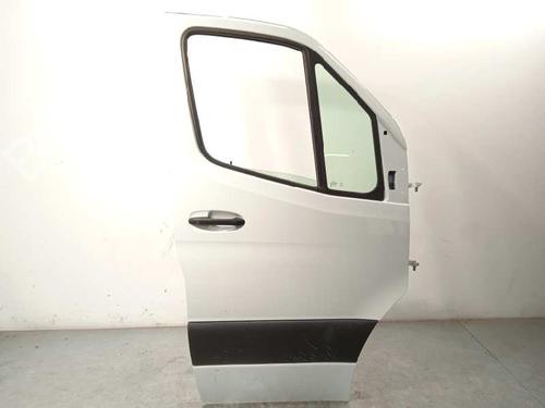 Used Right front door MERCEDES-BENZ SPRINTER 4-t Van (B907, B910) 419 CDI RWD (907.643, 907.645, 907.647) (190 hp) 26207877