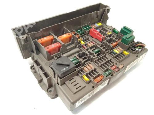 Used Fuse box Fuse box BMW 3 Touring (E91) 320 d (163 hp) 10678993 10678993