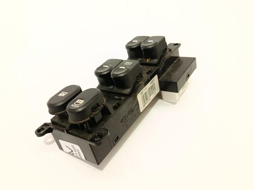 Used Left front window switch Left front window switch HYUNDAI i30 (FD) 1.6 CRDi (116 hp) 36597015 36597015