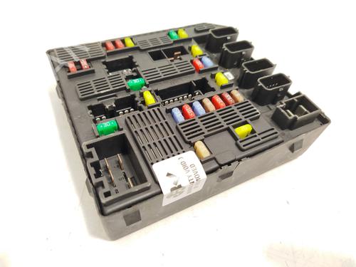 Used Fuse box Fuse box RENAULT FLUENCE (L3_) 1.6 16V (L301, L30F, L30P, L30R) (110 hp) 33288444 33288444