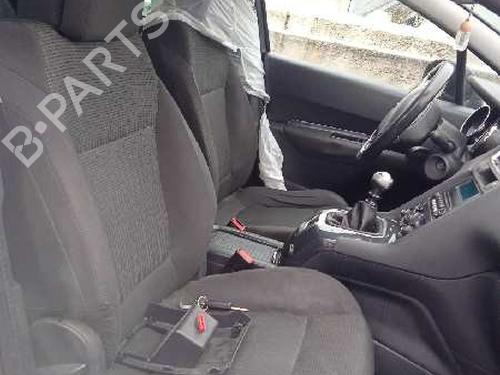 Left front door PEUGEOT 5008 (0U_, 0E_) 1.6 HDi | BP17809581C2