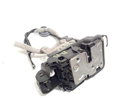 front-right-lock-volvo-v40-hatchback-525-d2-31440390-2012-2013-2014-2015-2016-2017-2018-2019-8929938 main image