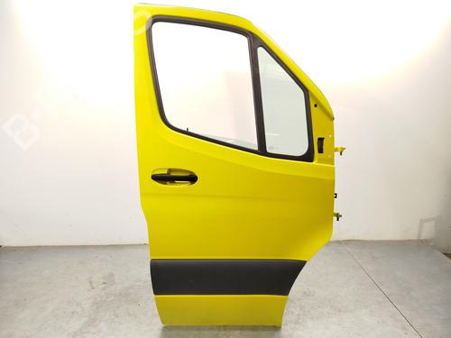 Used Right front door Right front door 32132171 32132171