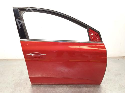 right-front-door-renault-megane-iv-hatchback-b9amn_-2015-32443094 main image