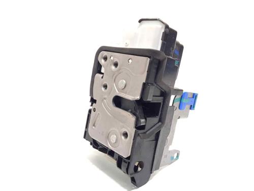 front-left-lock-lynk-co-01-phev-8888128489-2017-17787592 main image