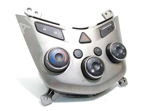 Used Climate control CHEVROLET AVEO Saloon (T300) 1.3 D (95 hp) 21176169