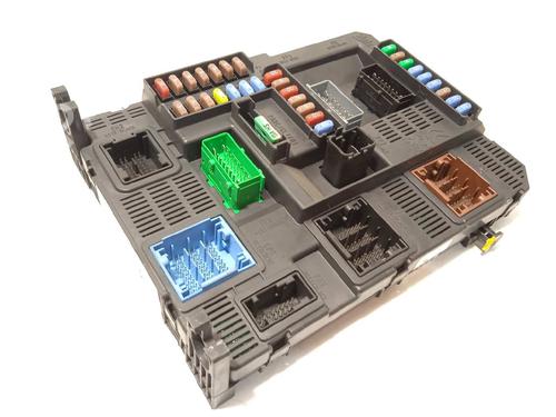 Used Fuse box Fuse box CITROËN C4 CACTUS 1.6 HDi 90 (92 hp) 18077279 18077279