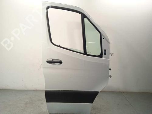 Used Right front door MERCEDES-BENZ SPRINTER 4-t Van (B907, B910) 419 CDI RWD (907.643, 907.645, 907.647) (190 hp) 26207851
