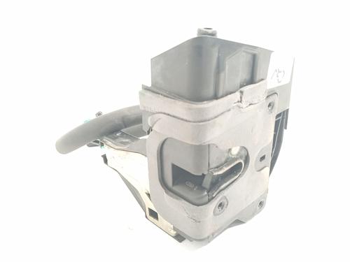 rear-right-lock-jaguar-f-pace-x761-2015-37403314 main image
