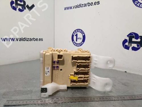 Used Fuse box Fuse box 1934626 1934626