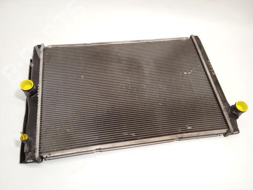 Used Water radiator TOYOTA AURIS (_E18_) 1.4 D-4D (NDE180_, NDE180R) (90 hp) 18270409