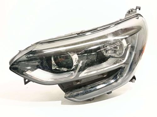 left-headlight-renault-megane-iv-hatchback-b9amn_-2015-39560535 main image