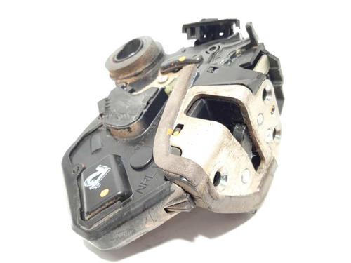 Used Rear left lock TOYOTA HILUX VII Pickup (_N1_, _N2_, _N3_) 2.5 D-4D 4WD (KUN25) (144 hp) 11028976