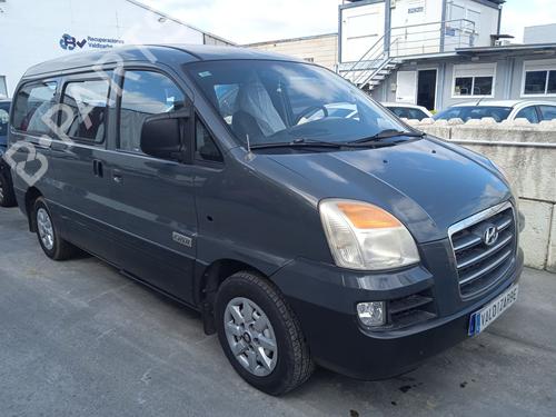 Right headlight HYUNDAI H-1 / STAREX Bus (A1) 2.5 CRDi | BP19775985C29 