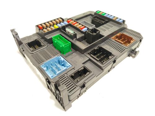 Used Fuse box PEUGEOT 308 II (LB_, LP_, LW_, LH_, L3_) 1.2 THP 130 (131 hp) 32696397