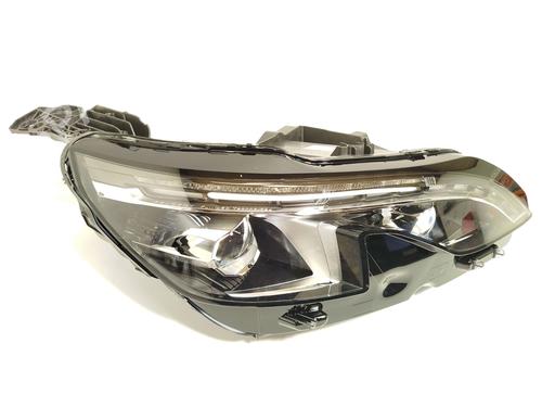 Used Right headlight PEUGEOT 3008 II SUV (MC_, MR_, MJ_, M4_) 1.2 THP/ PureTech 130 (MRHNSM, MRHNSU, MRHNSJ, MRHNYW,... (131 hp) 29123620